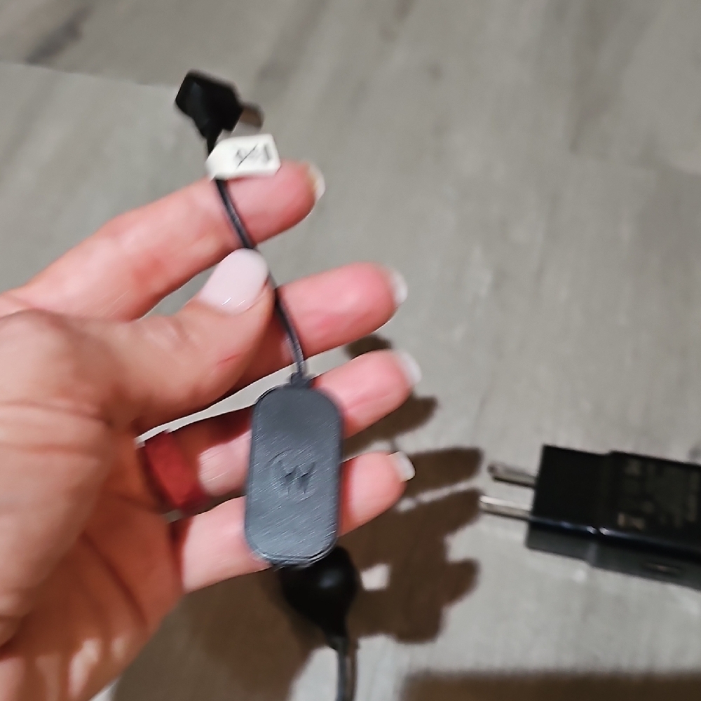Fitbit Black USB Charger Set - Picture 4 of 10